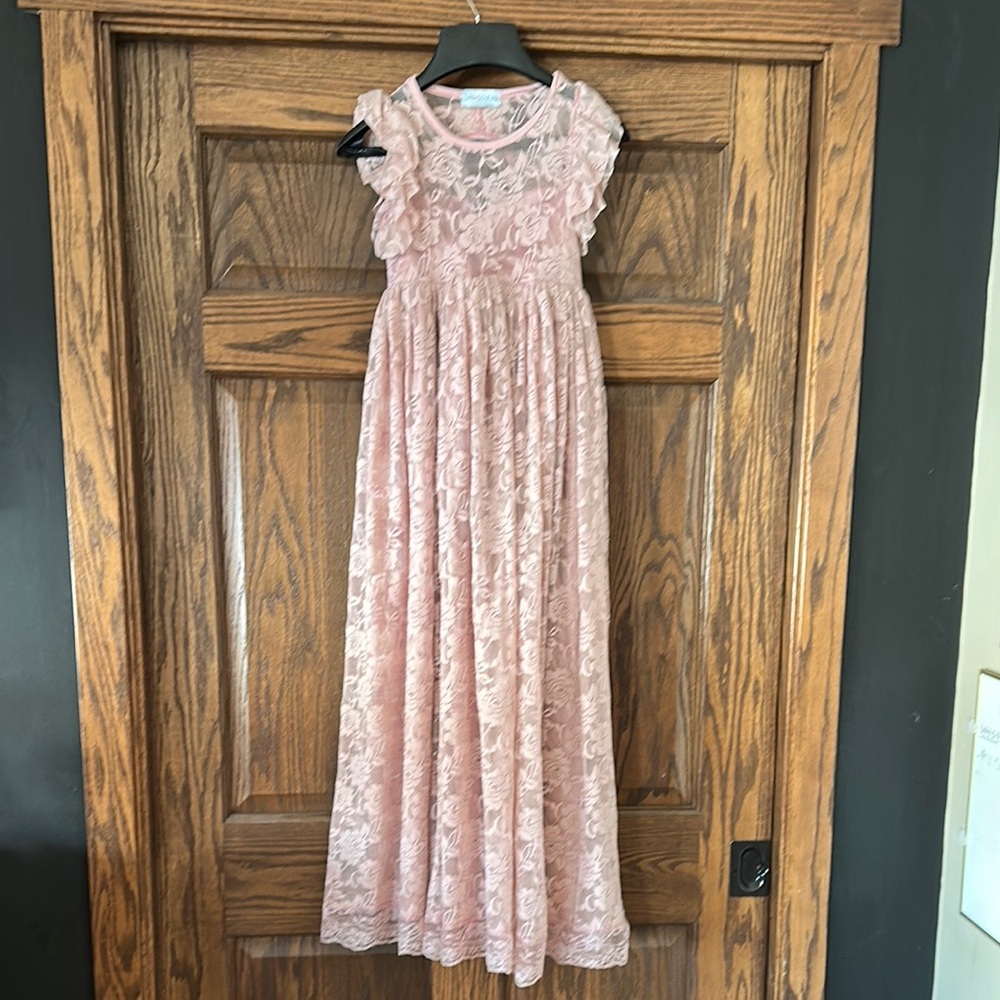 Chic Pink Lace Maxi Dress